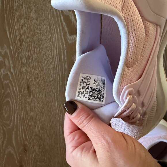 Gently worn Girls Adidas UBounce DNA Pink Sneakers Shoes Size 4 - Picture 2 of 4